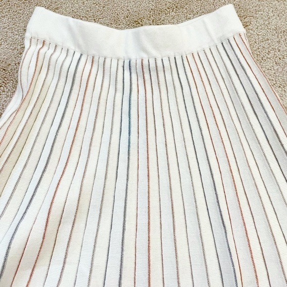 Ann Taylor knitted pleated skirt xxs petite - Picture 5 of 7